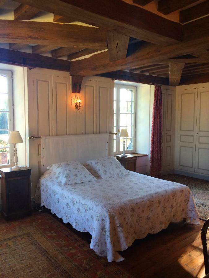 Bed and Breakfast Chateau De Fleury La Foret à Igoville Extérieur photo